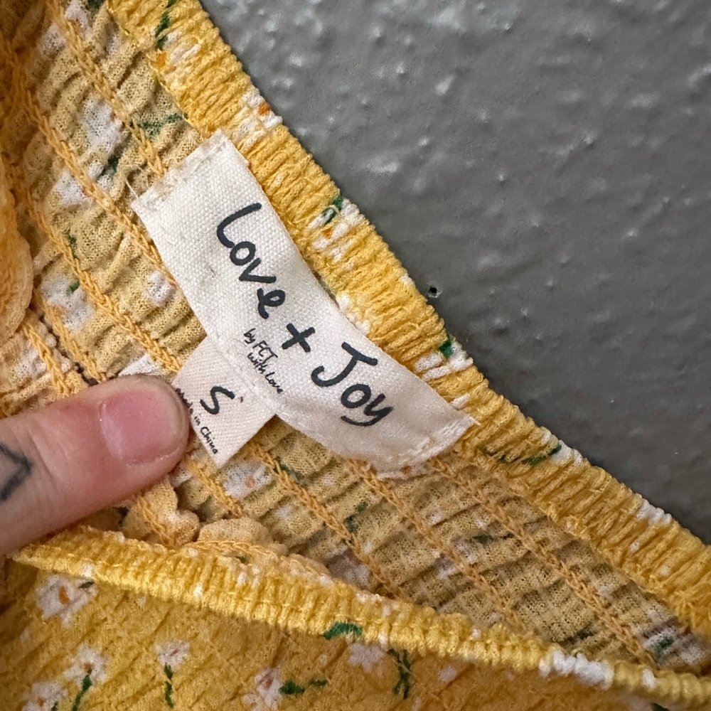 Love + Joy Yellow Ruffled Sleeve Daisy Summer Top Size S" NWOT Juniors Tank Top - Picture 7 of 11